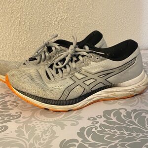 Asics Men's Light Gray and Orange Gel-Excite 7 Athletic Shoes Men’s size 10